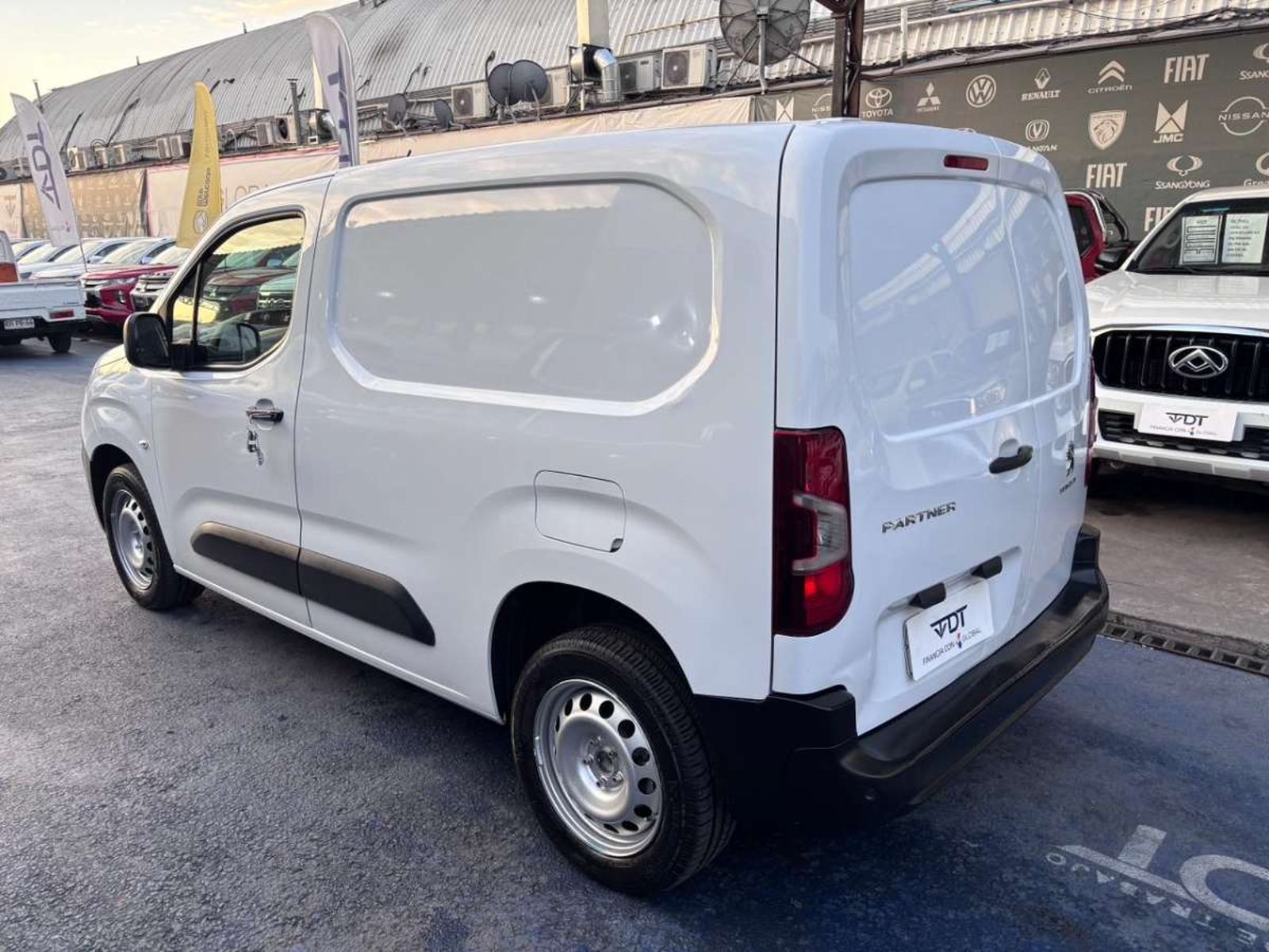 Peugeot PARTNER L1 BLUE HDI 100 1.5 2023 - Imagen 6 de 10