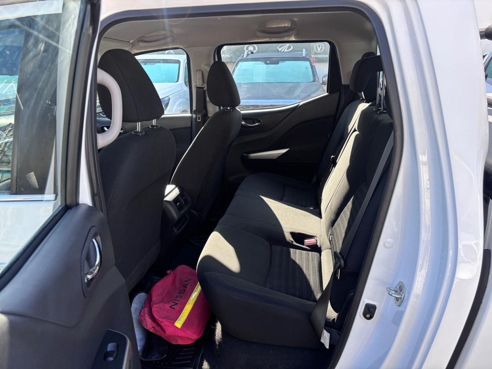 Nissan NAVARA XE 4X2 2.3 DIESEL 2023 - Imagen 9 de 10