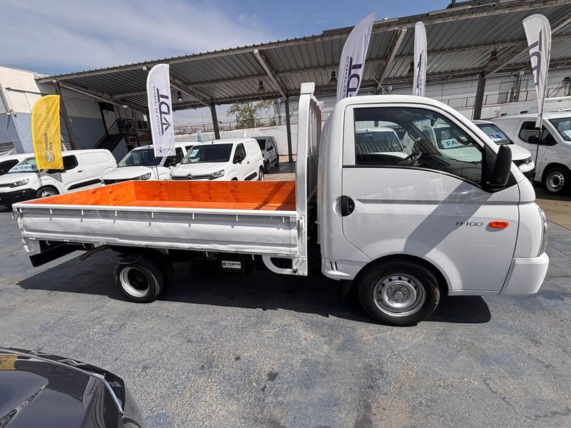 Hyundai PORTER II HI SUPER DOHC 2.5 2022 - Imagen 4 de 10