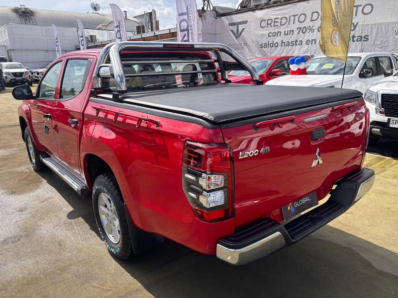 Mitsubishi L200 KATANA CRM 4X4 2.4 Diesel 2022 - Imagen 6 de 10