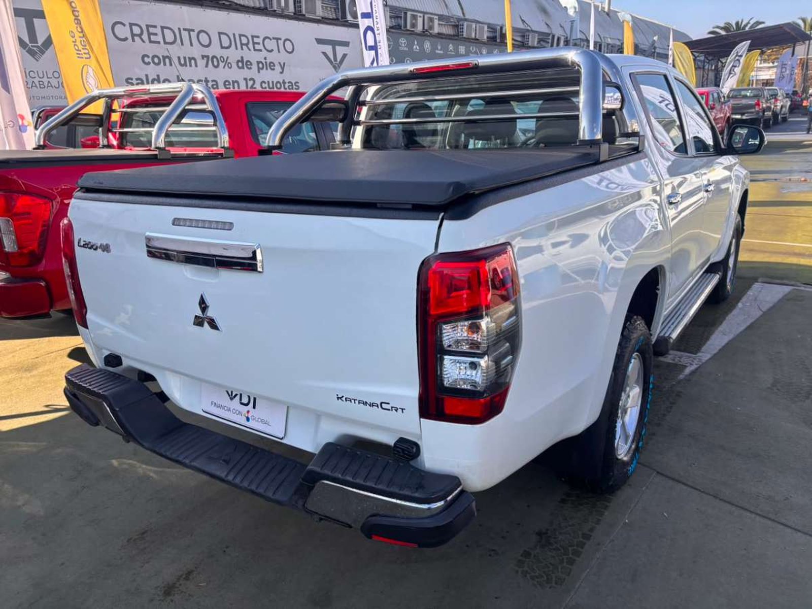 Mitsubishi L200 KATANA CR 2.4 2023 - Imagen 8 de 10