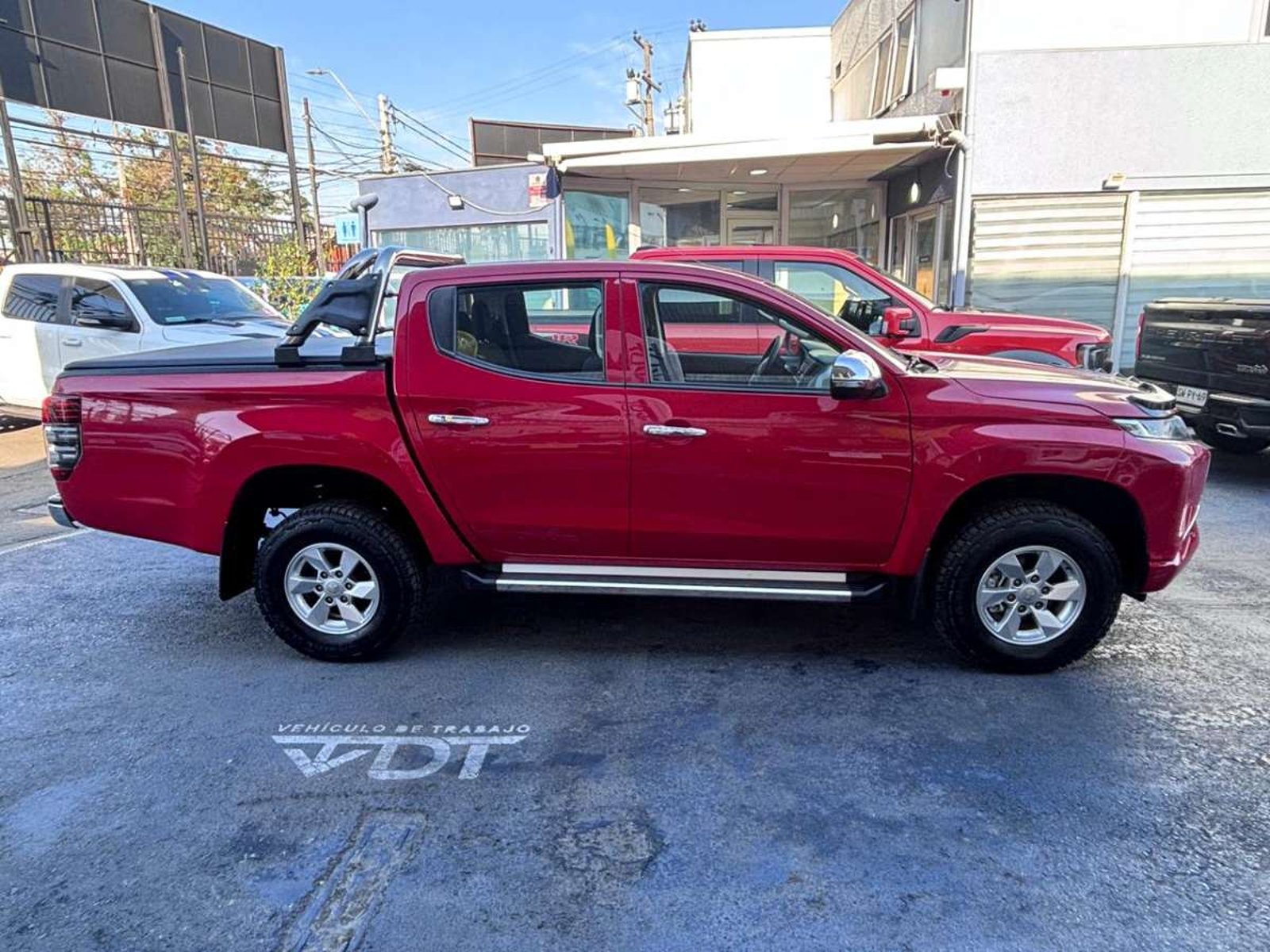 Mitsubishi L200 2.4 KATANA CRM DIESEL DOB. CAB. 4X4 MT 4P 2023 - Foto 4 de 10