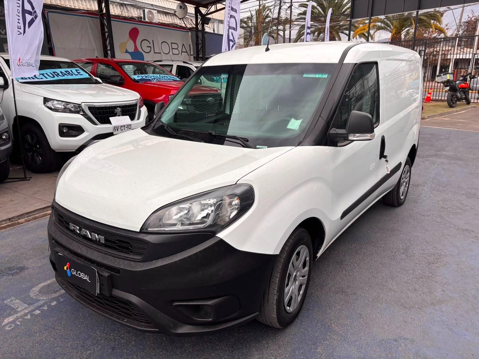 RAM VAN 1000 2022 - Imagen 3 de 10