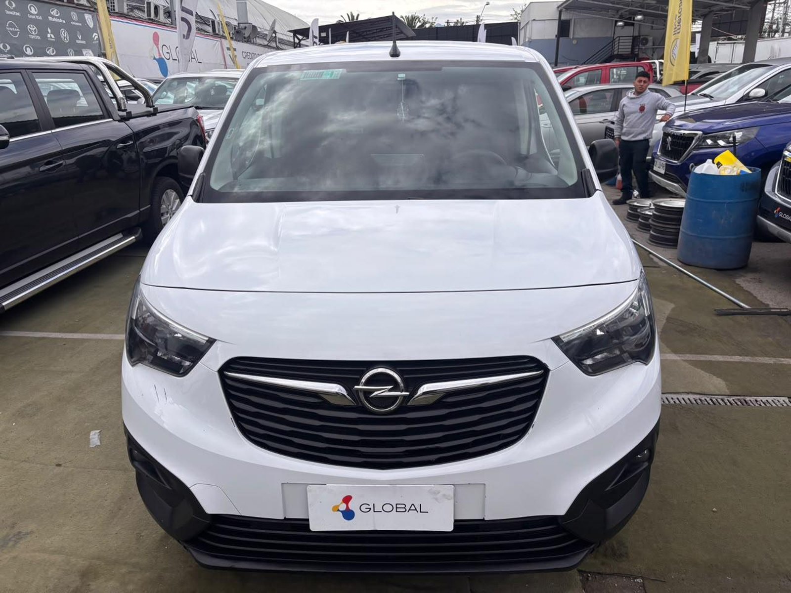 Opel COMBO 2023 - Foto 2 de 10