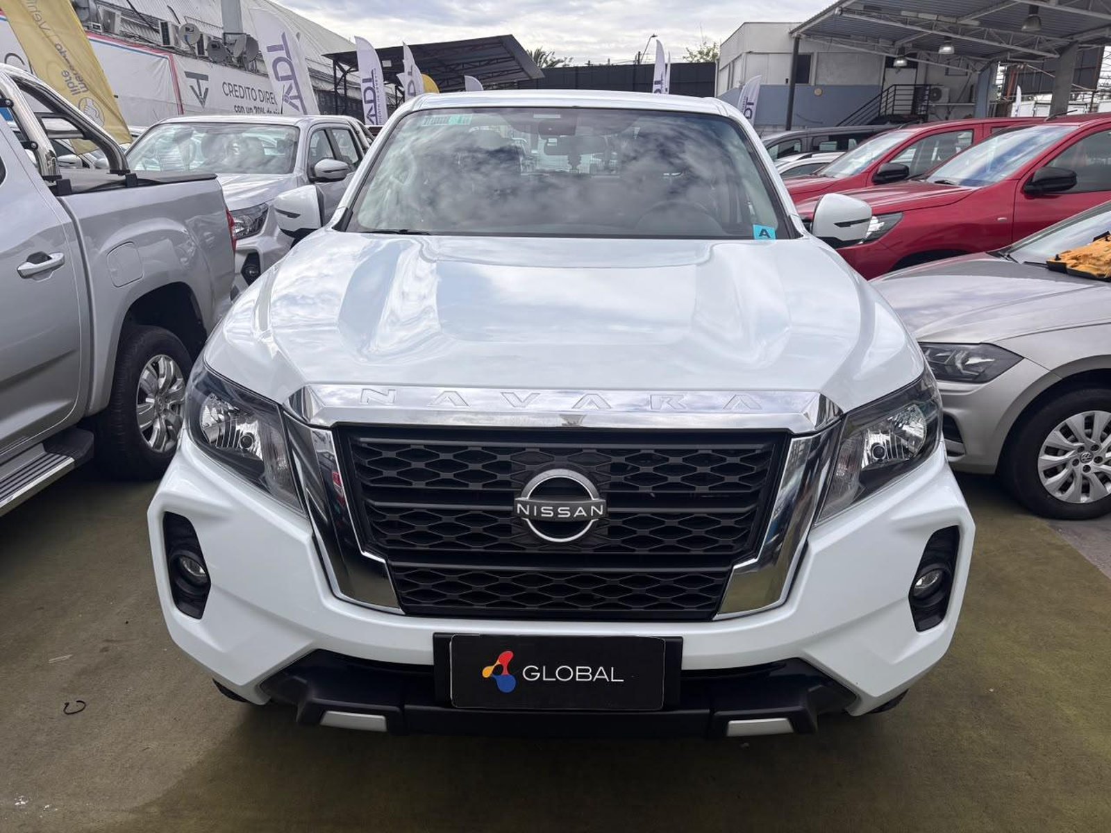 Nissan NAVARA XE 4X2 Diesel 2023 - Foto 2 de 10