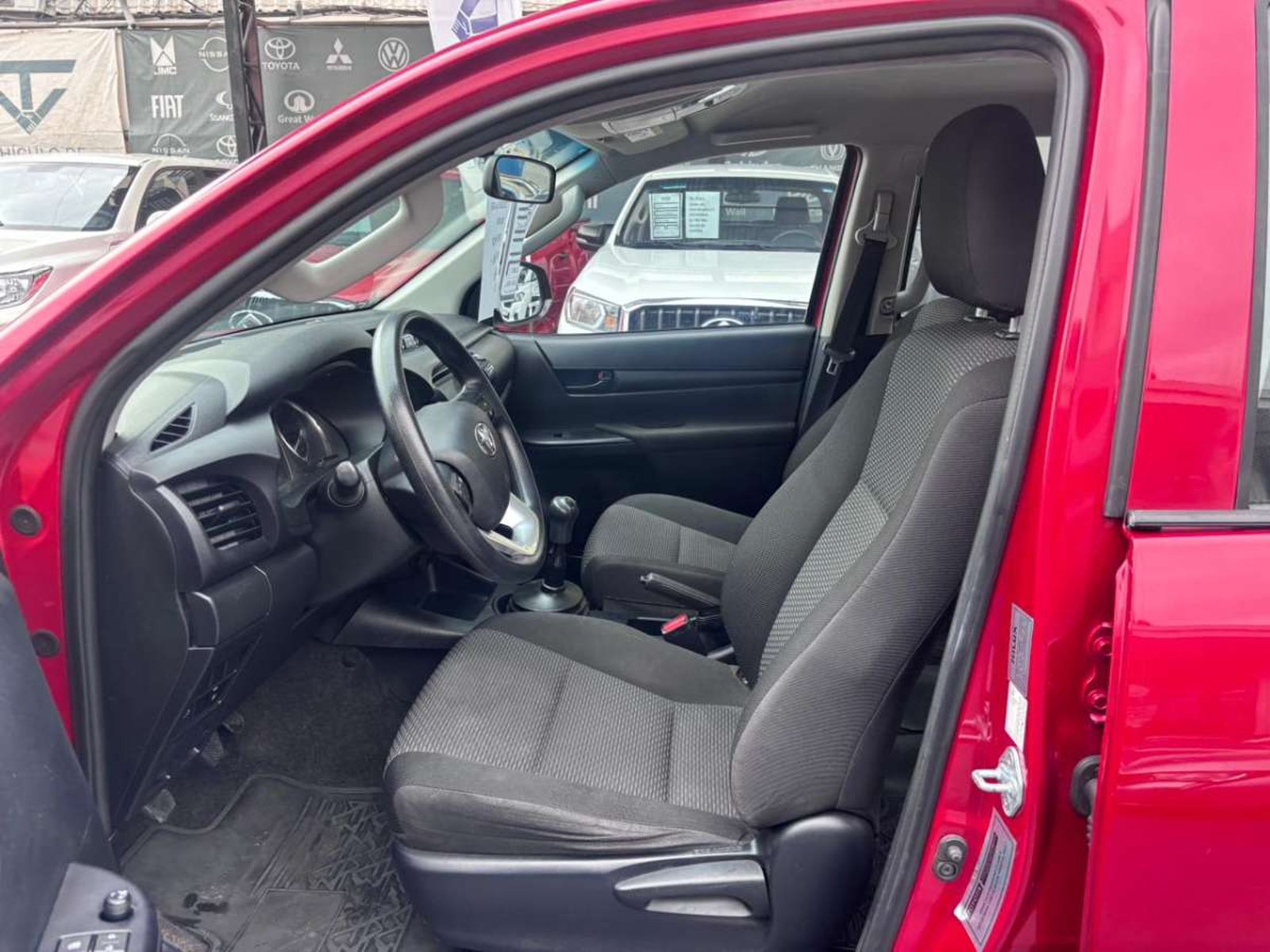 Toyota HILUX DOBLE CABINA 2.4 dx 4x2 2023 - Imagen 10 de 10