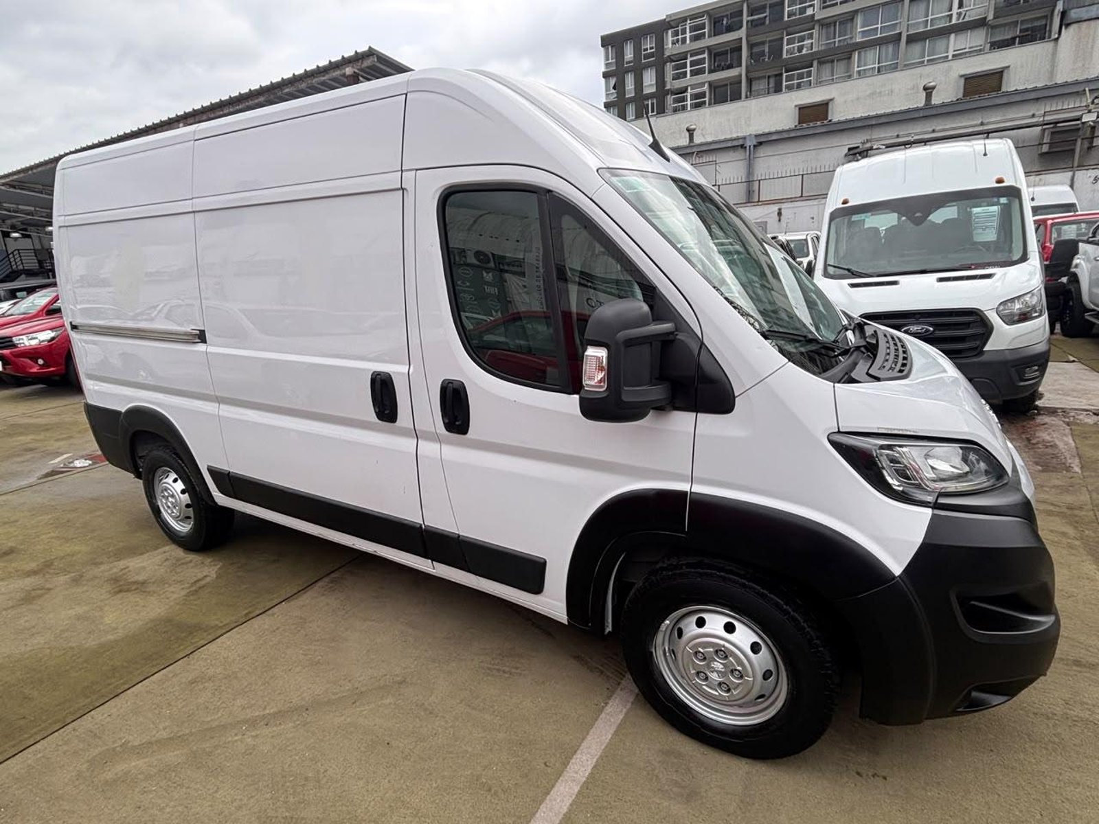 Peugeot Boxer L2H2 2.0 Diesel 2023 - Foto 4 de 10