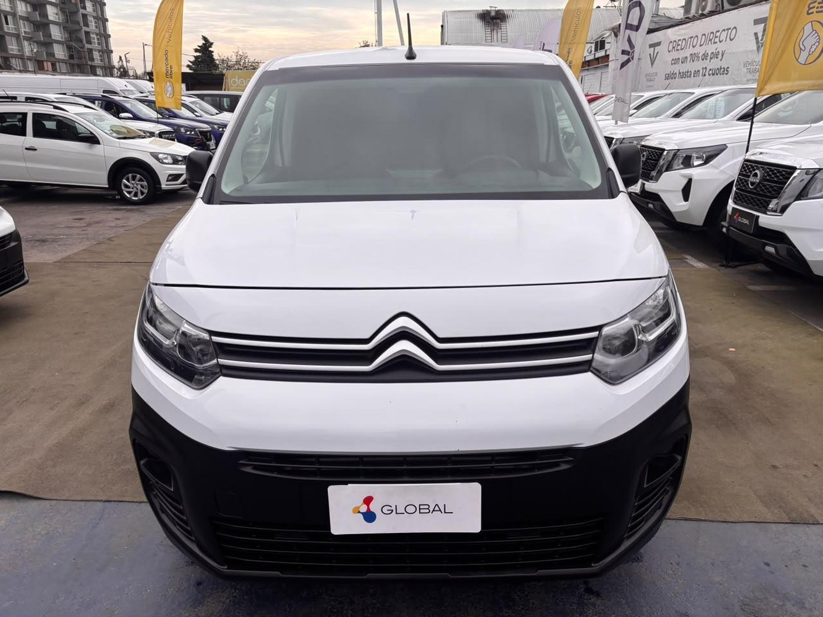 Citroën BERLINGO K9 1.6 2023 - Foto 2 de 10