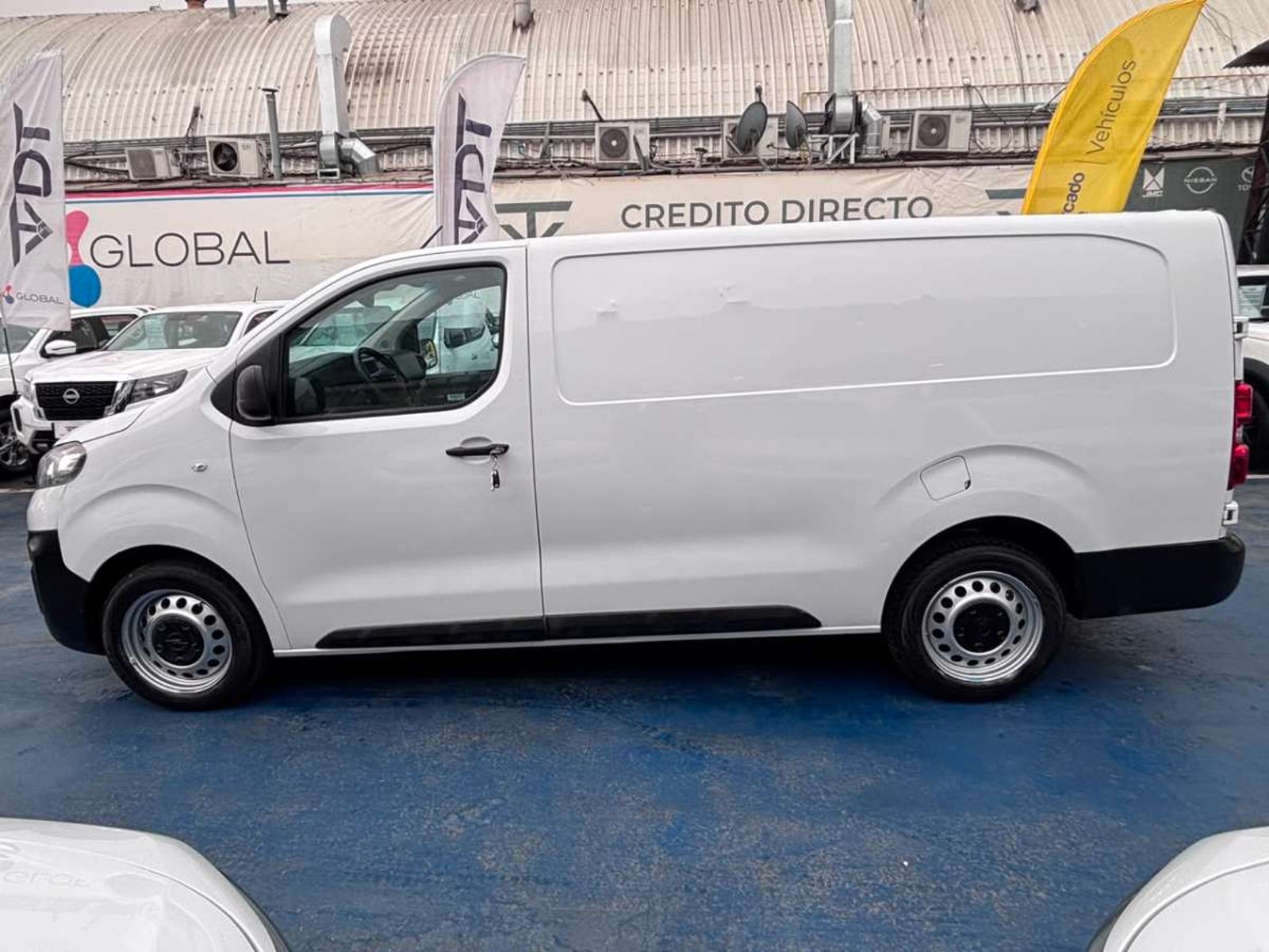 Opel VIVARO HDI 145 2.0 2024 - Foto 4 de 10