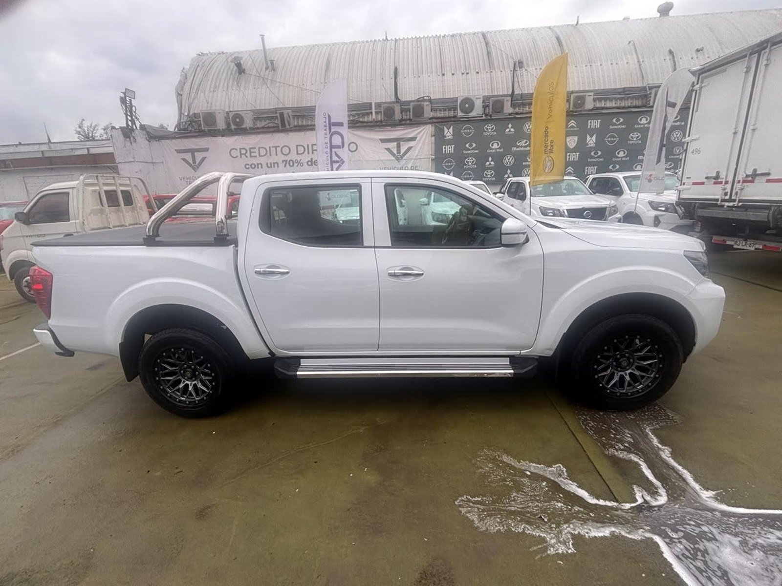 Nissan NAVARA D CAB 2.3 xe 4x2 2024 - Foto 4 de 10