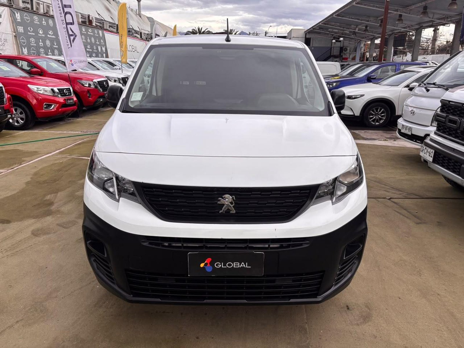 Peugeot PARTNER 2022 - Foto 2 de 10