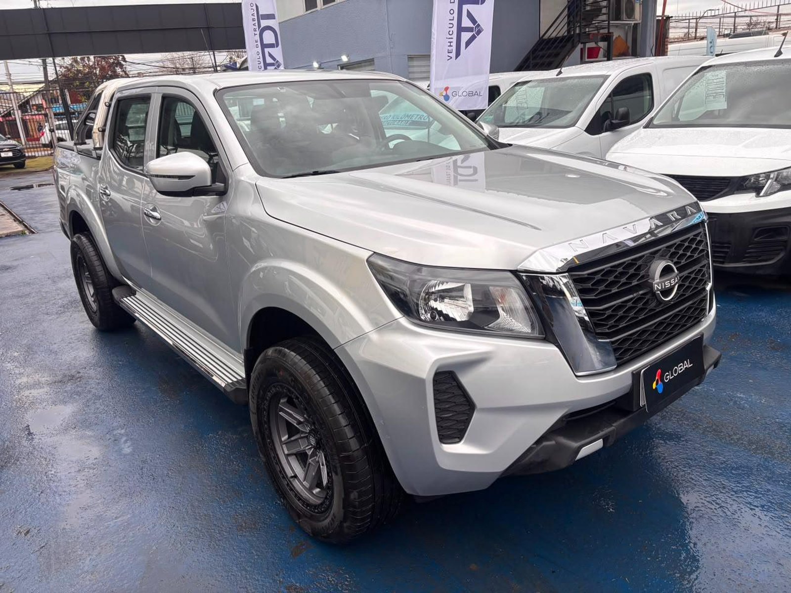 Nissan NAVARA XE 4X2 2.3 DIESEL 2024 - Foto 3 de 10