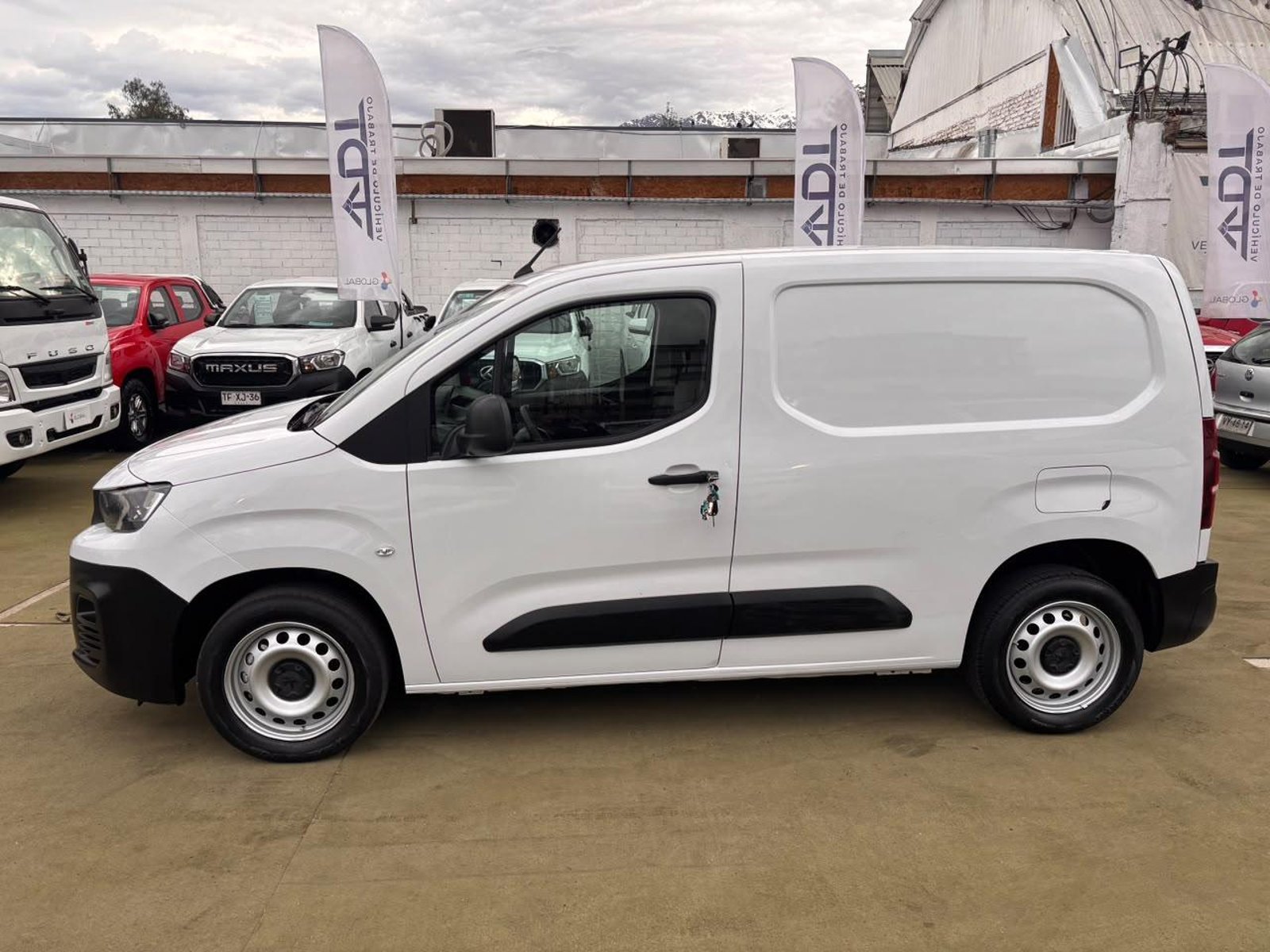 Peugeot PARTNER HDI 92 L1 1.6 2023 - Foto 5 de 10