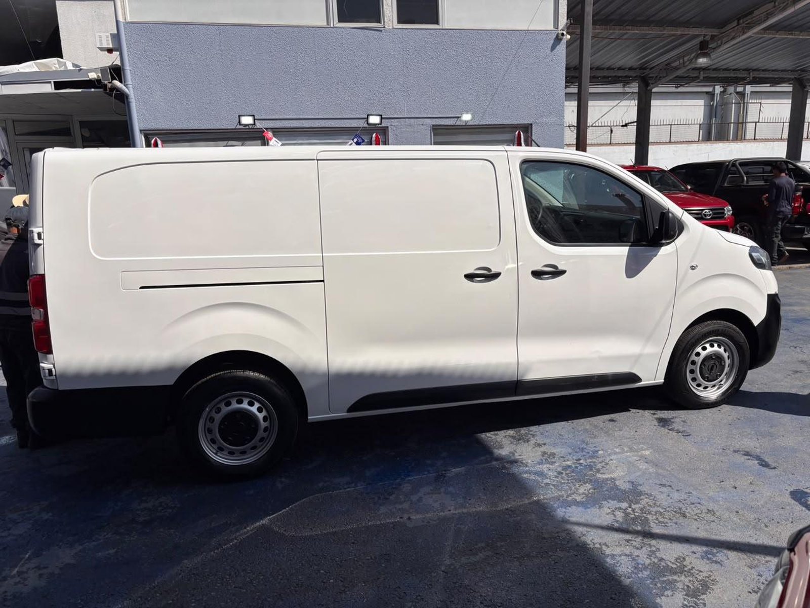 Opel VIVARO 2022 - Foto 4 de 10