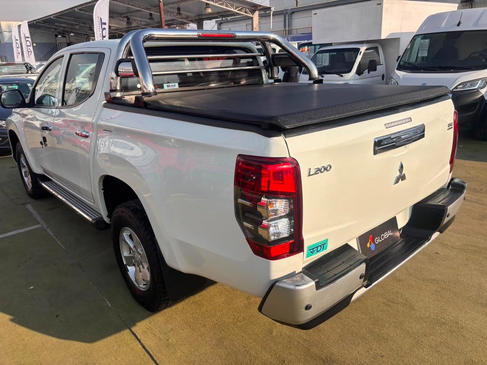 Mitsubishi L200 Katana 2.4 4x2 MT 2021 - Imagen 6 de 10