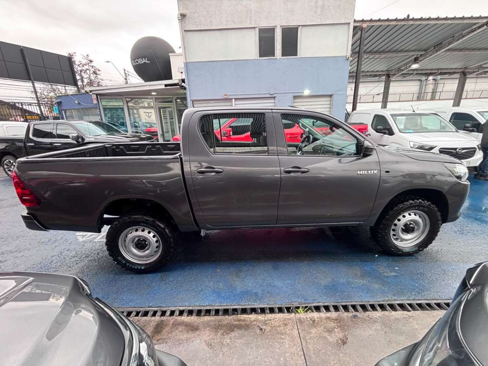 Toyota HILUX DCAB DX 2.4 2019 - Foto 4 de 10