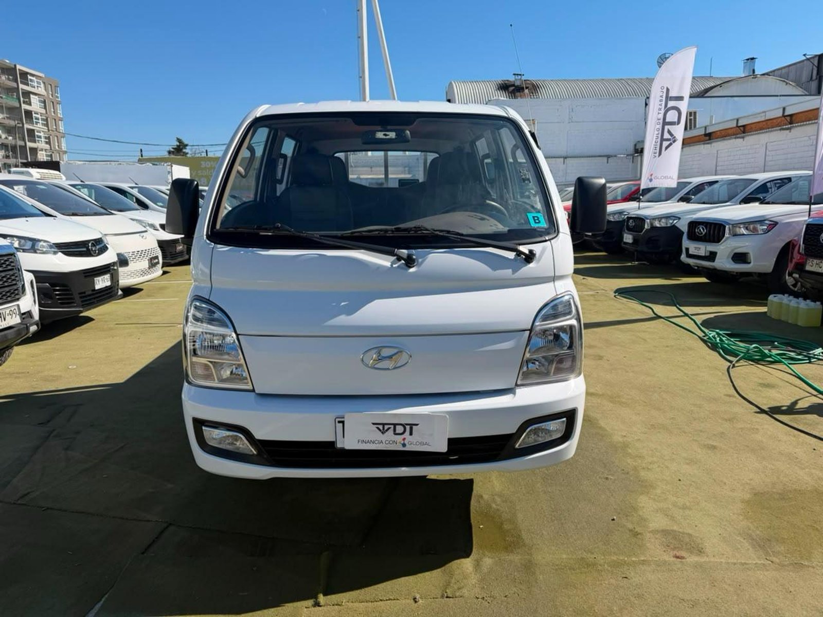 Hyundai PORTER H100 2.5 Doble Cabina 2024 - Foto 2 de 10