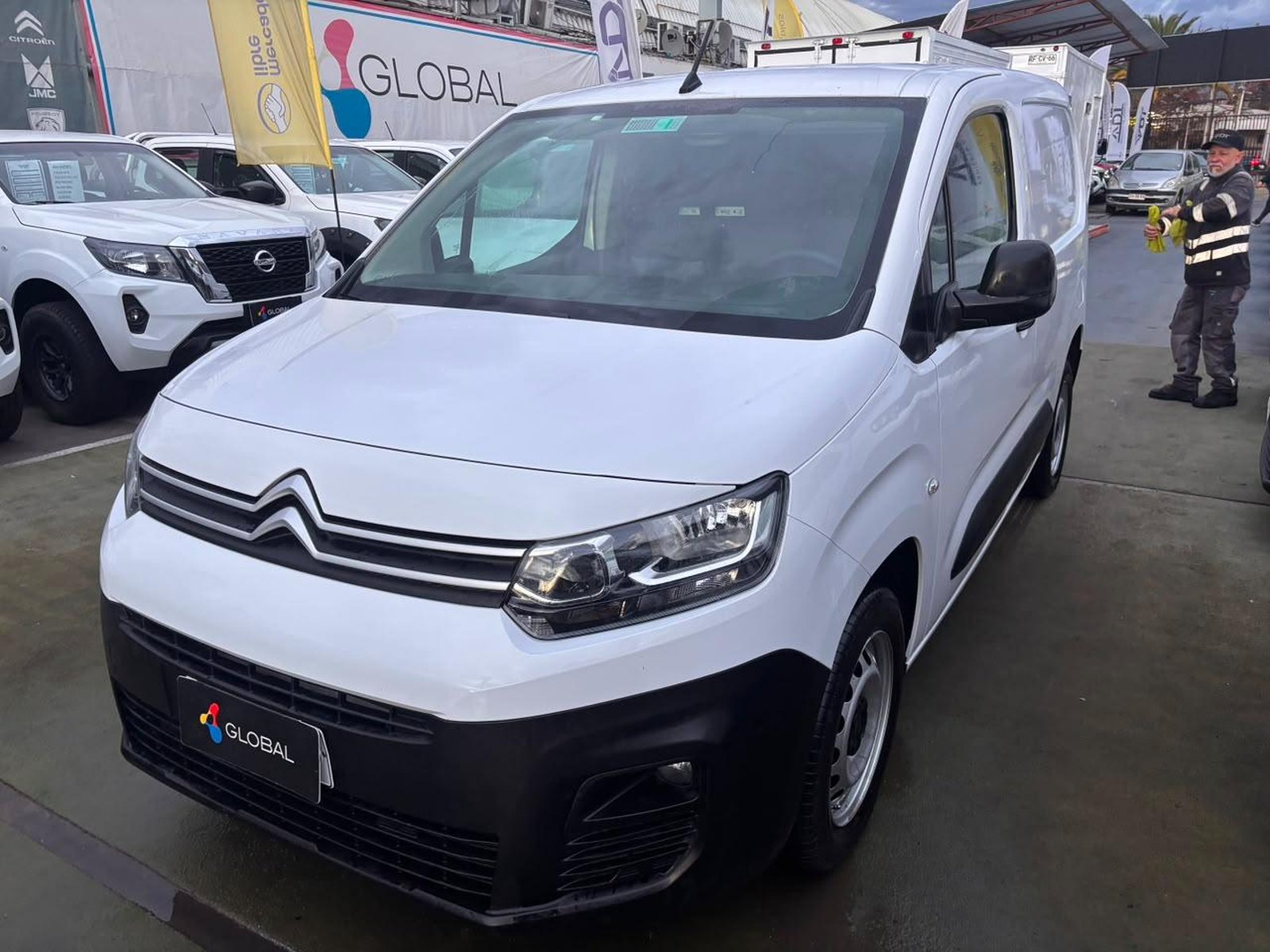 Citroën BERLINGO BLUEHDI 1.5 2024 - Foto 3 de 10