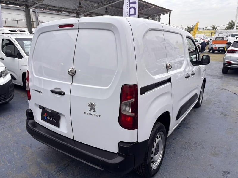 Peugeot NUEVA PARTNER 1.6 HDi 90HP Pack AA EV 2024 - Imagen 8 de 10