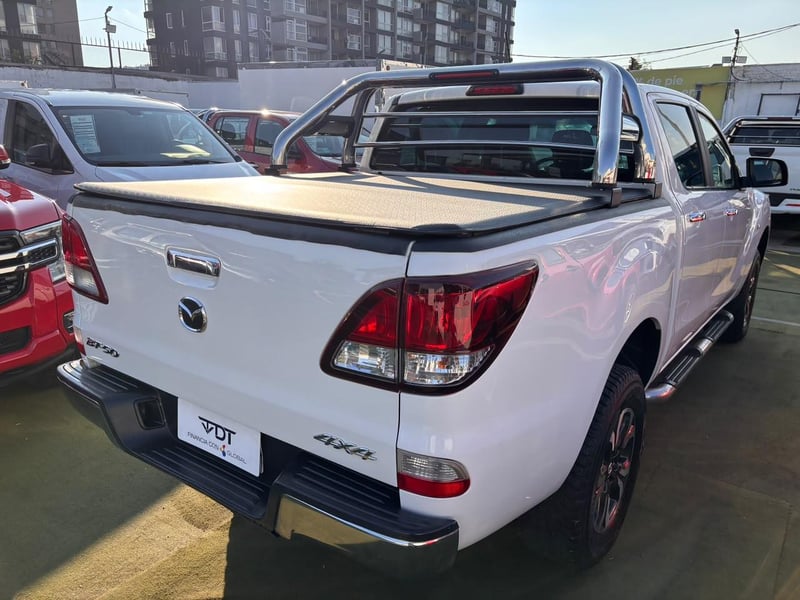 Mazda BT-50 SDX 4X4 2.2 Diesel 2022 - Imagen 8 de 10