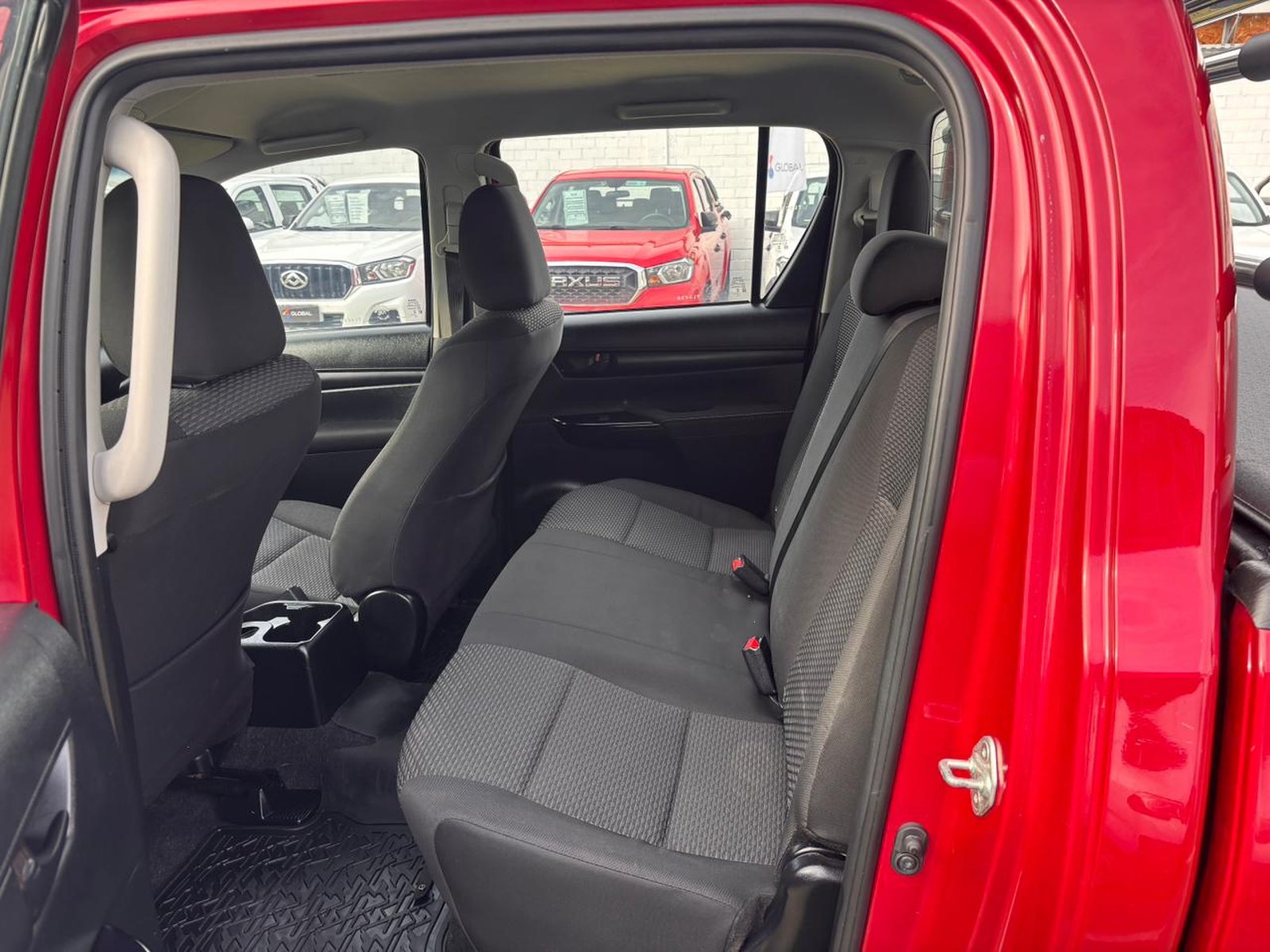 Toyota HILUX DX 2.4 4x4 2025 - Imagen 9 de 10