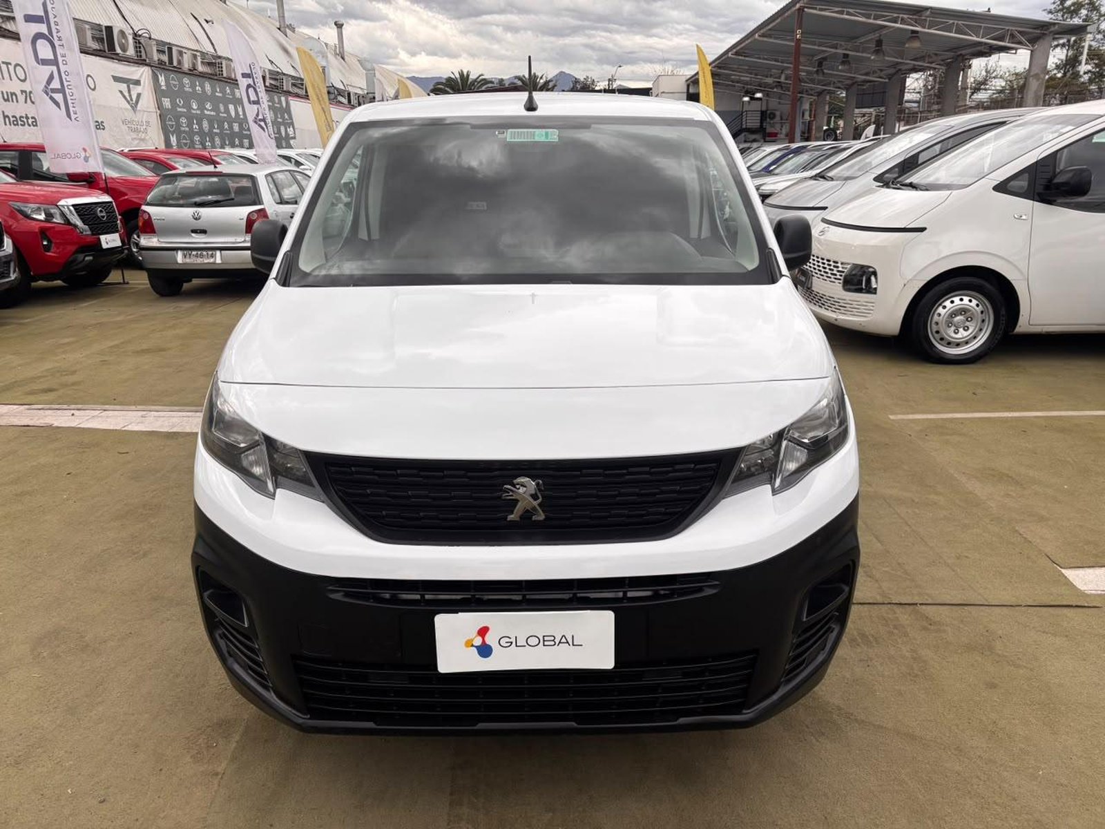 Peugeot PARTNER HDI 92 L1 1.6 2023 - Foto 2 de 10