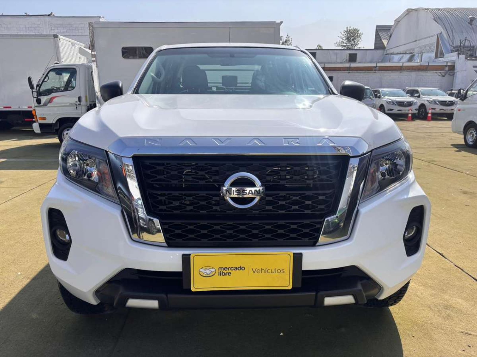 Nissan NAVARA D CAB MT 4X4 2.3 2022 - Foto 2 de 10