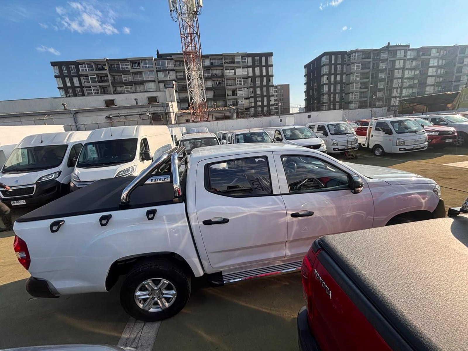 Maxus T60 2.8 DX DIESEL DOB. CAB 4X2 6MT 4P 2023 - Imagen 4 de 10