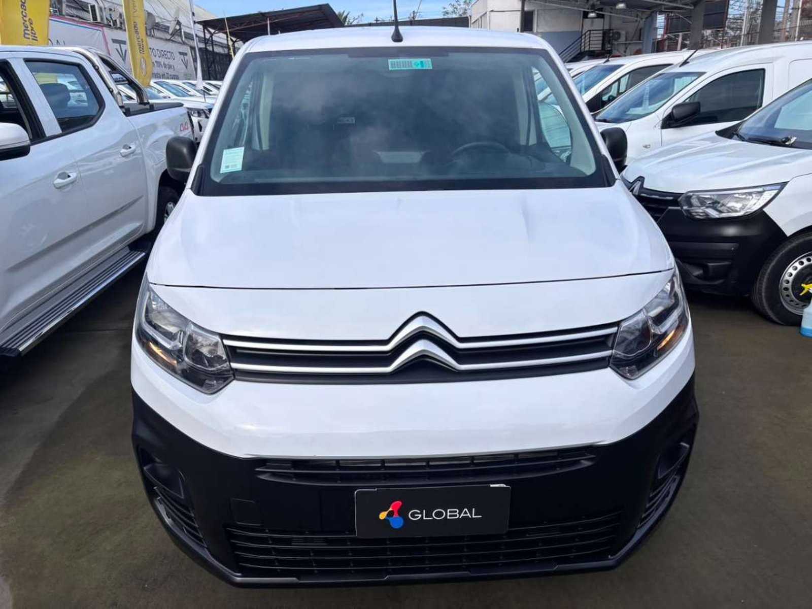 Citroën BERLINGO BLUEHDI 1.5 2024 - Foto 2 de 10