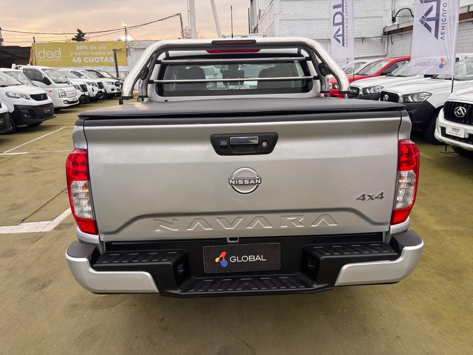 Nissan NAVARA XE 4X4 AT 2.3 DIESEL 2023 - Imagen 7 de 10