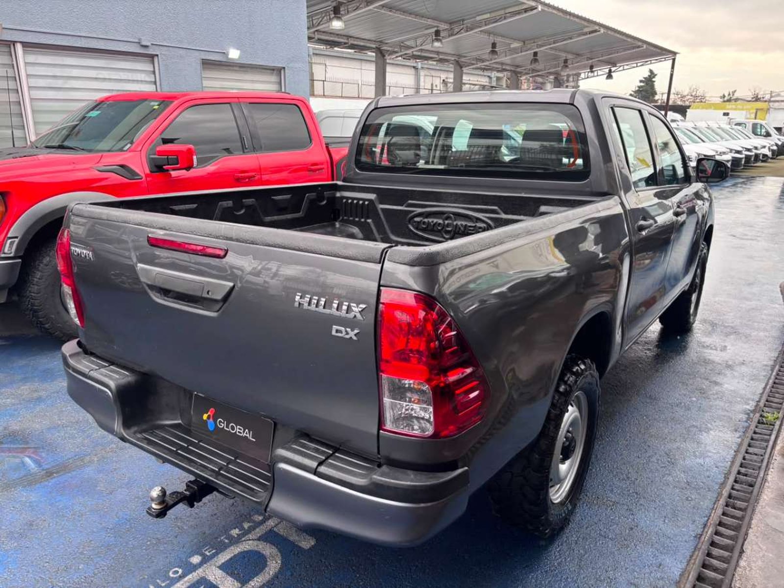 Toyota HILUX DCAB DX 2.4 2019 - Imagen 8 de 10