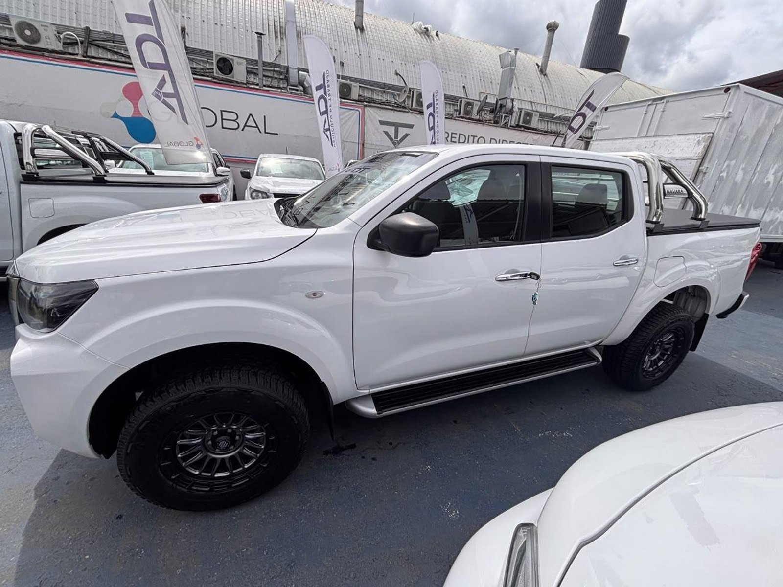 Nissan NAVARA SE 4X4 2.3 2023 - Foto 5 de 10
