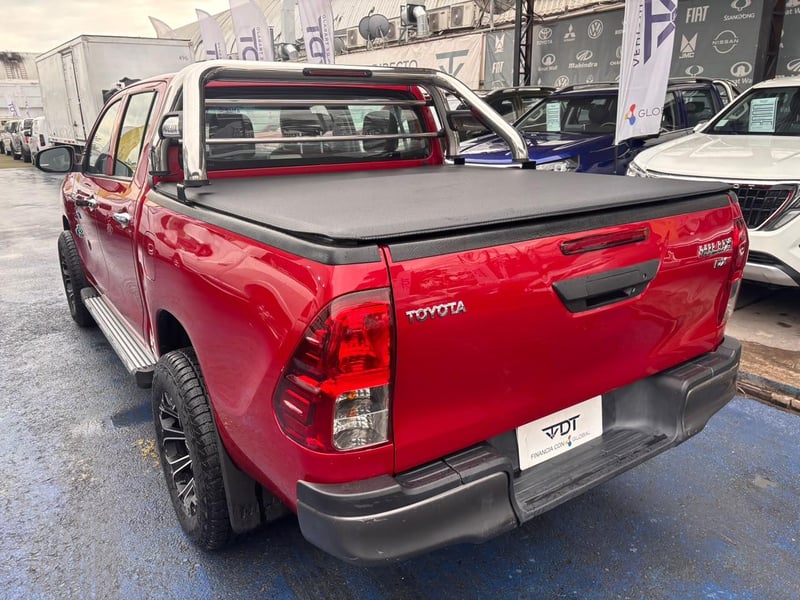 Toyota HILUX 4X4 2.4 MT 2024 - Imagen 6 de 10