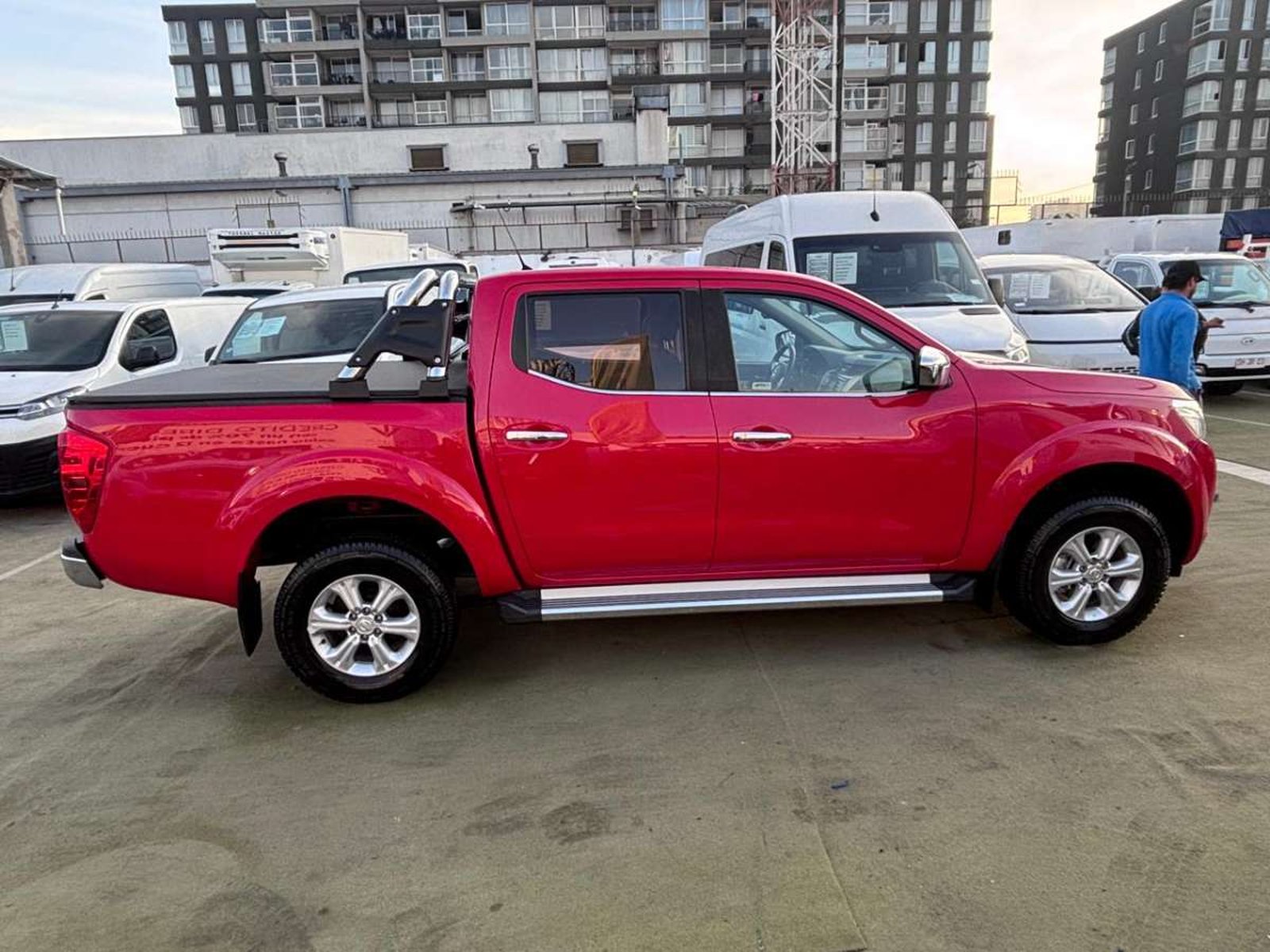 Nissan NP300 DCAB 2.3 2021 - Imagen 4 de 10