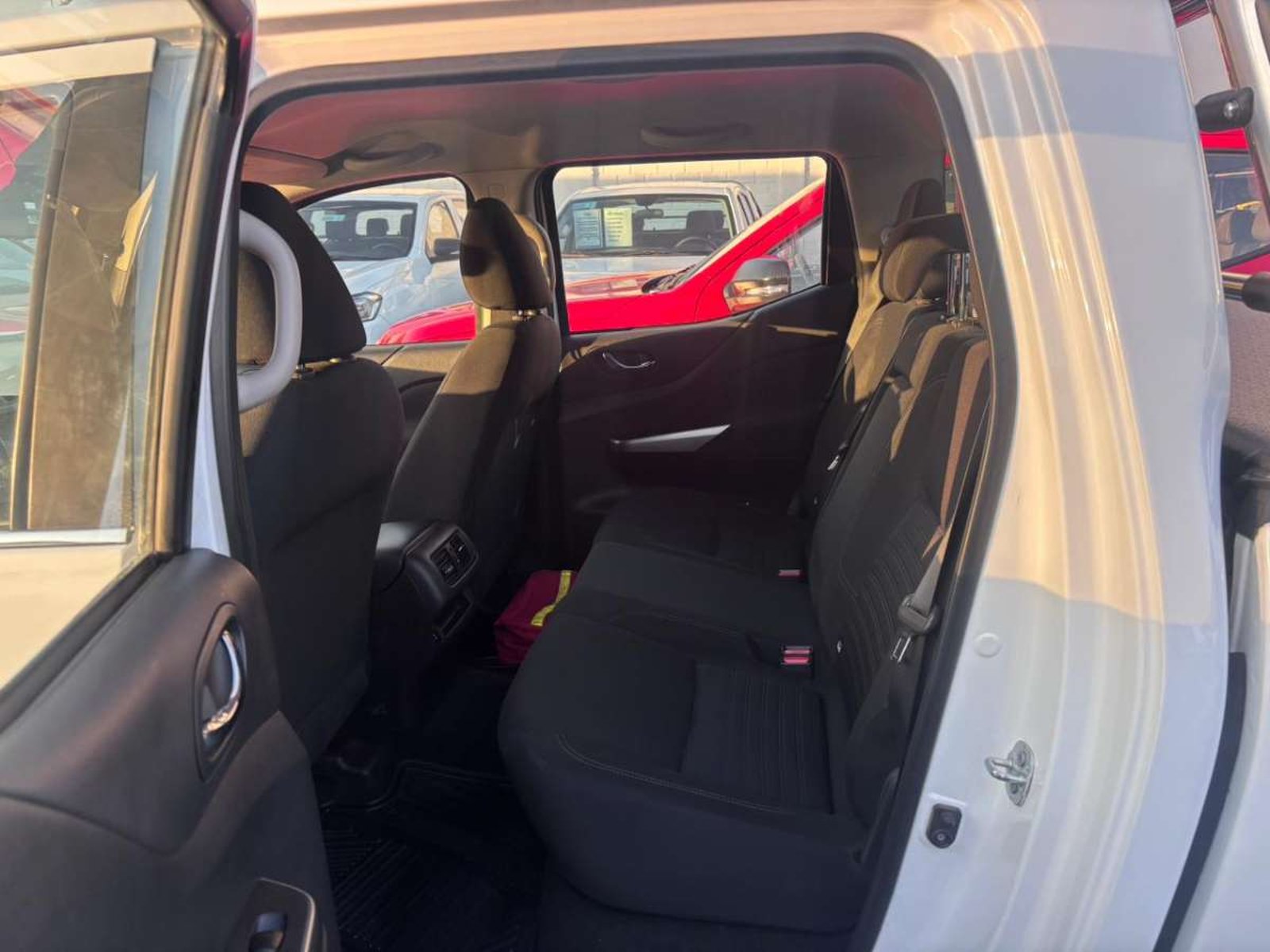 Nissan NAVARA D CAB 2.3 XE 4X4 2023 - Imagen 9 de 10
