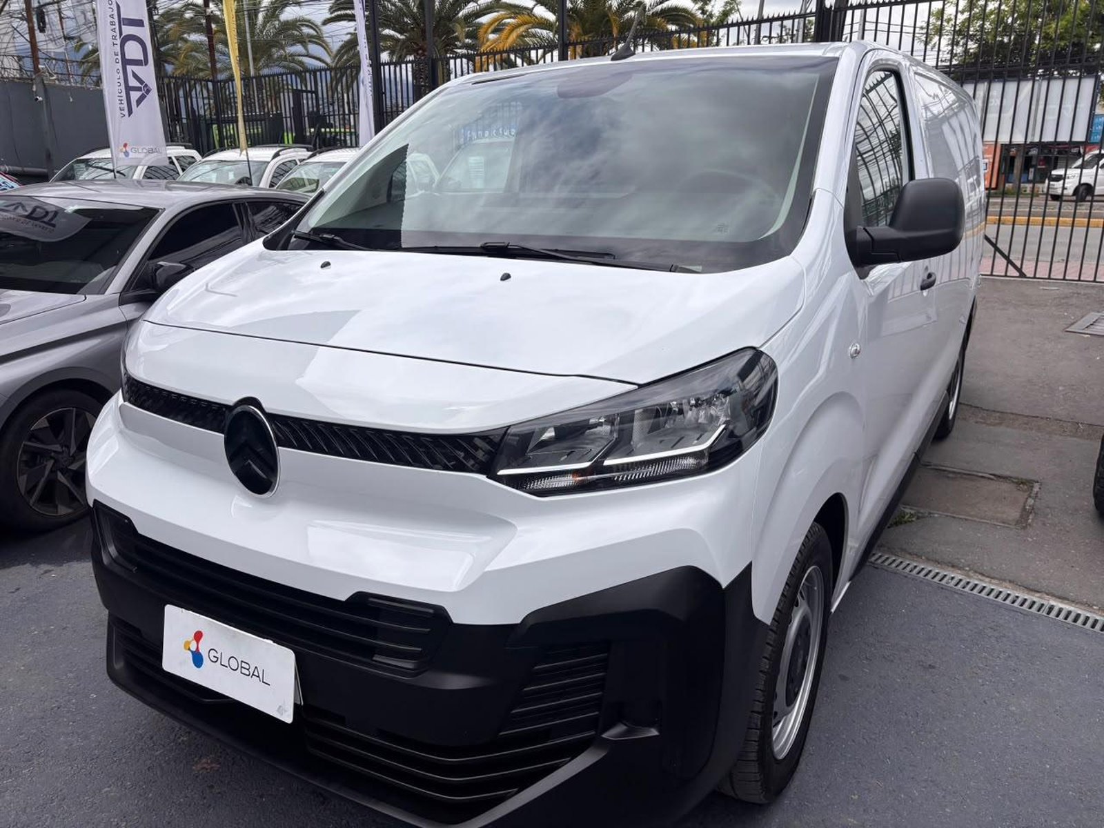 Citroën Jumpy Furgón Confort Largo 2.0 HDi 2025 - Foto 3 de 10