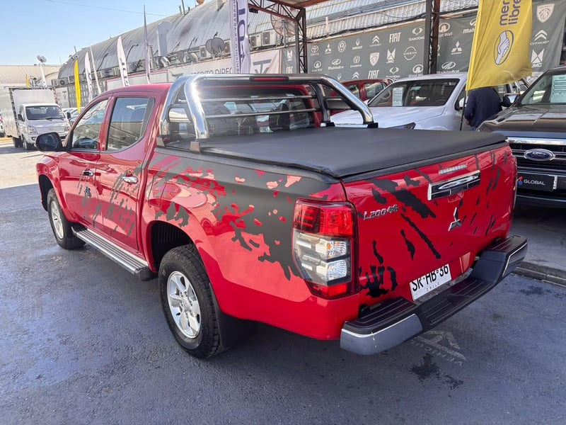 Mitsubishi L200 Katana 2.4 4x4 MT 2023 - Imagen 6 de 10