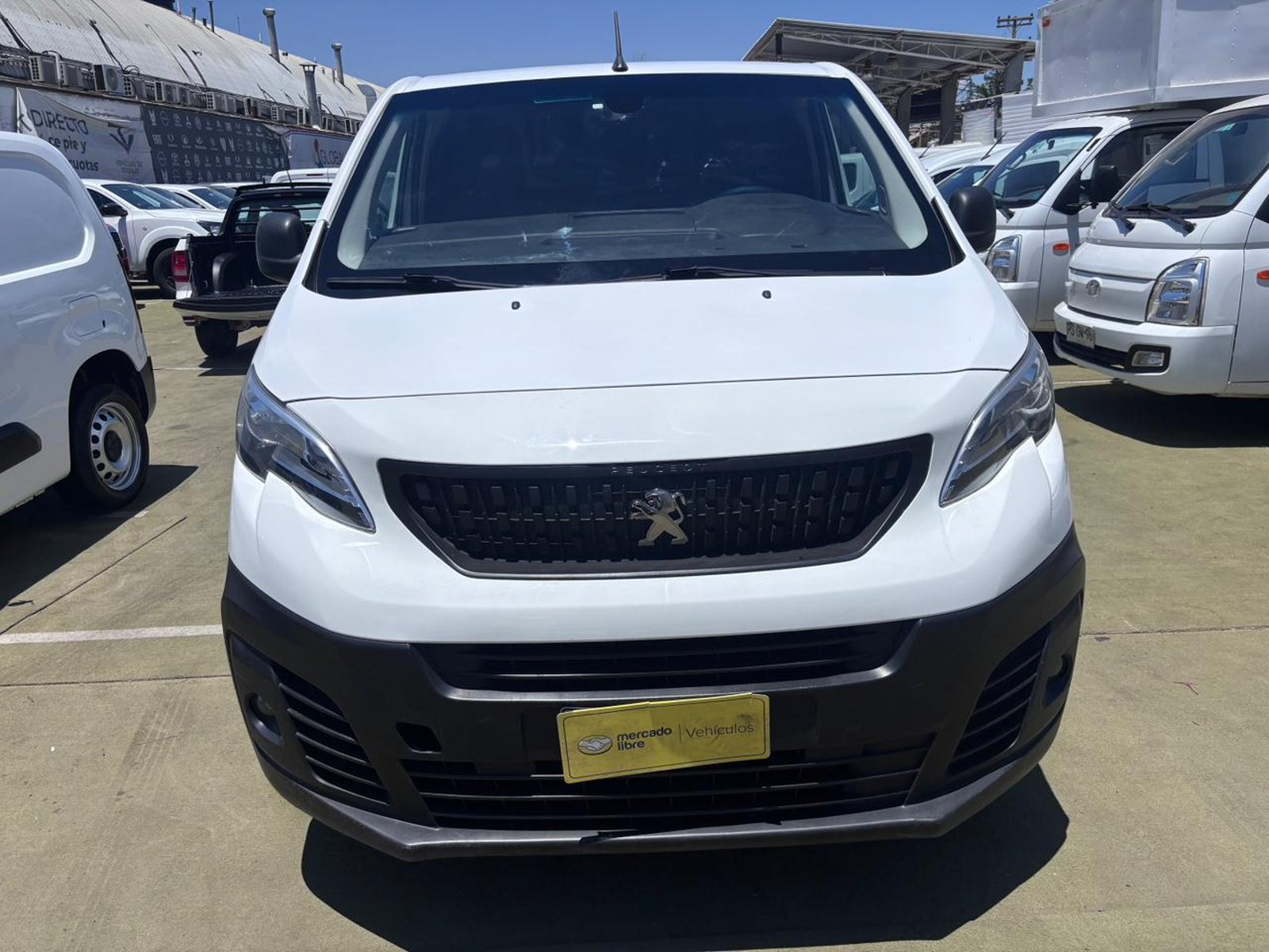 Peugeot EXPERT 2.0 Premium 2.0 Diesel 2022 - Foto 2 de 10