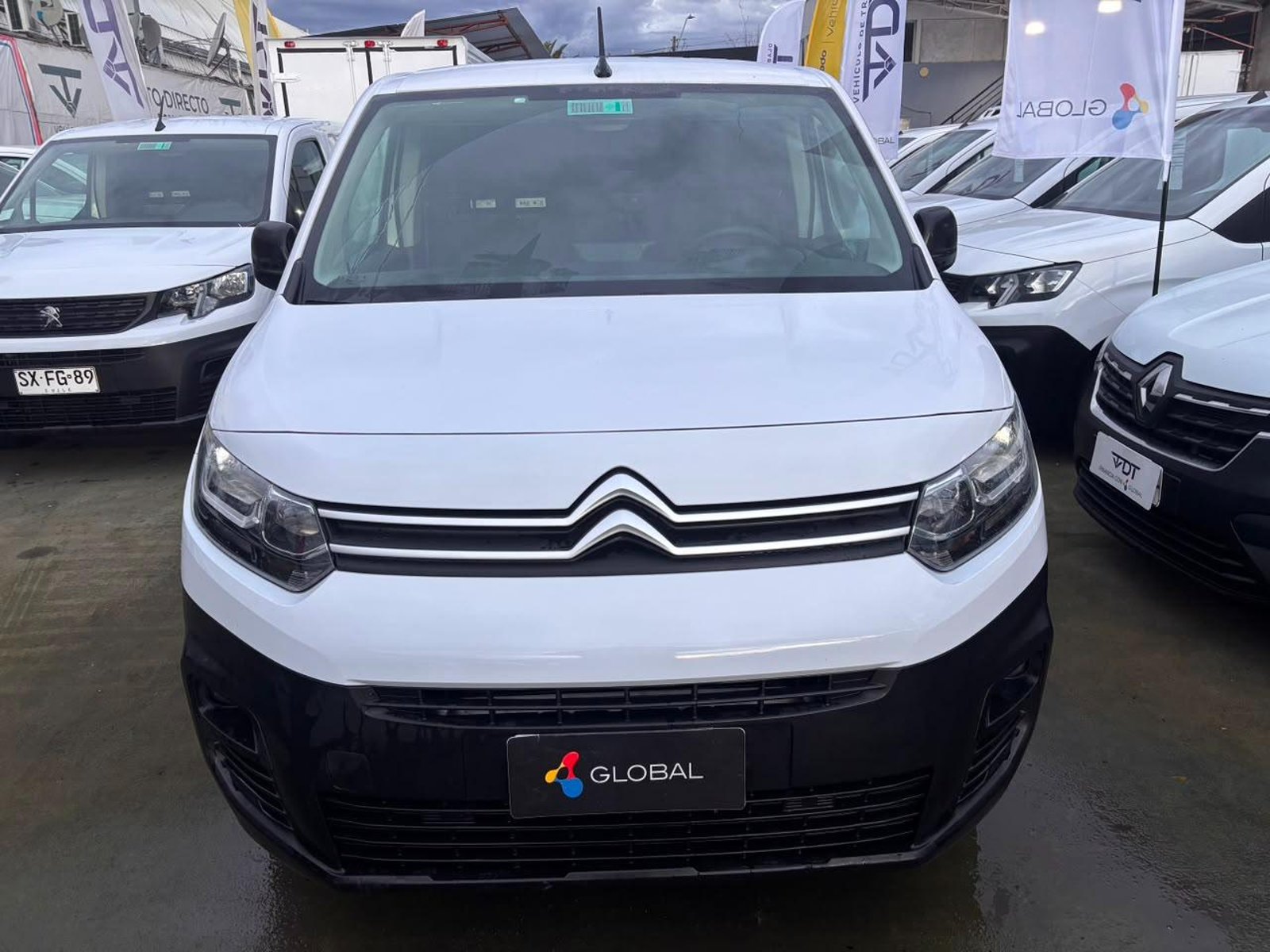 Citroën BERLINGO BLUEHDI 1.5 2024 - Foto 2 de 10
