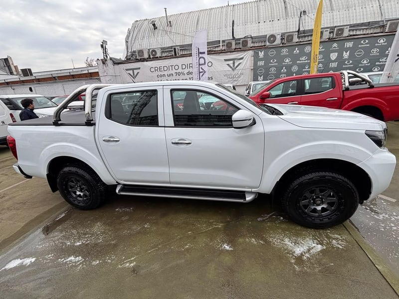 Nissan NAVARA D CAB 2.3 xe 4x2 2024 - Imagen 4 de 10