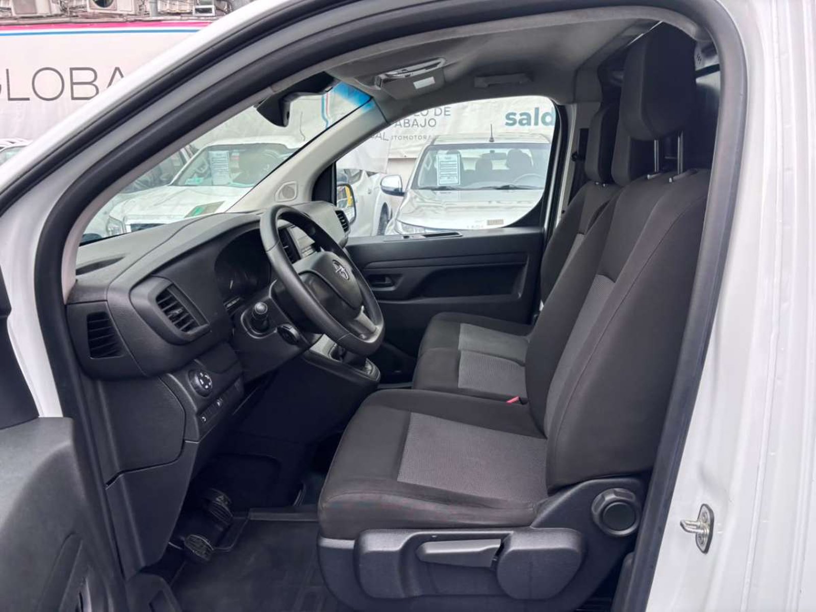Opel VIVARO HDI 145 2.0 2024 - Imagen 10 de 10