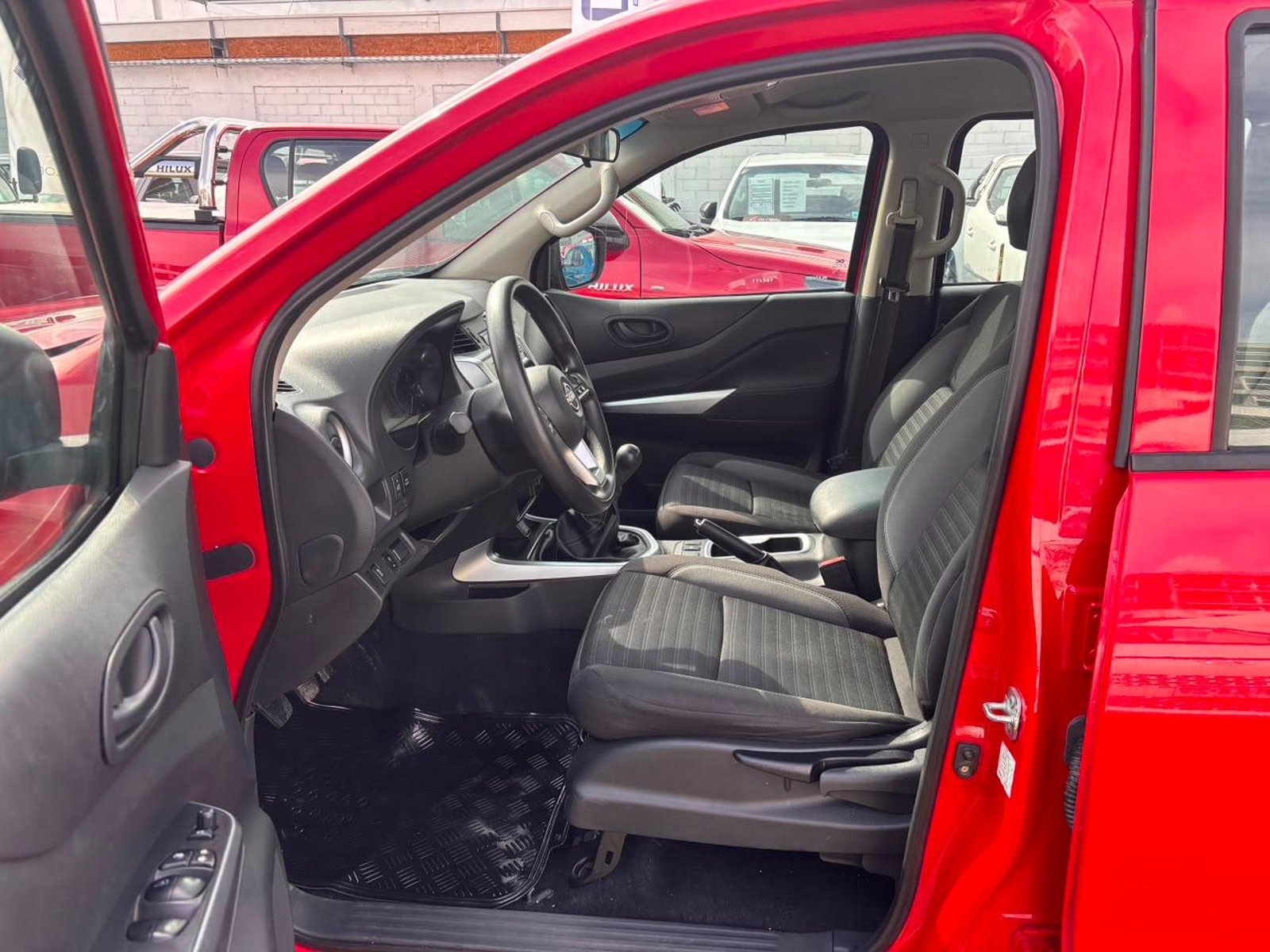 Nissan NAVARA XE 4X2 2.3 DIESEL 2024 - Imagen 10 de 10