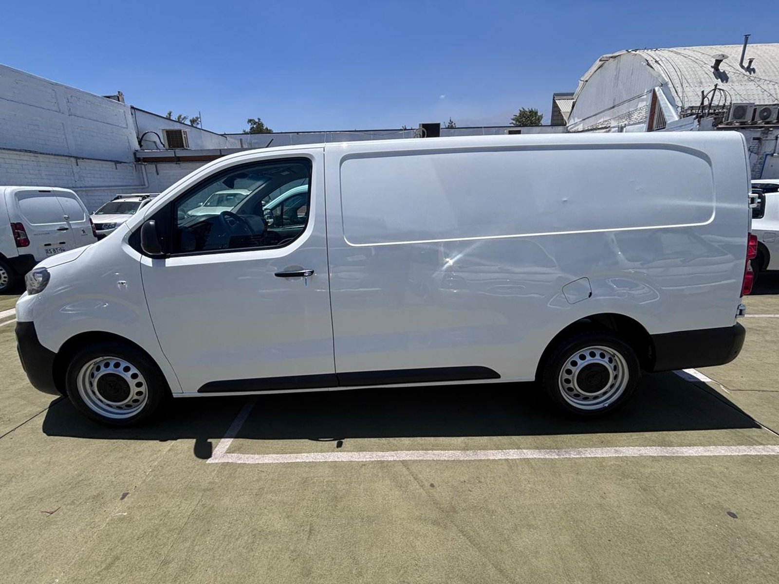 Peugeot EXPERT 2.0 Premium 2.0 Diesel 2022 - Foto 4 de 10