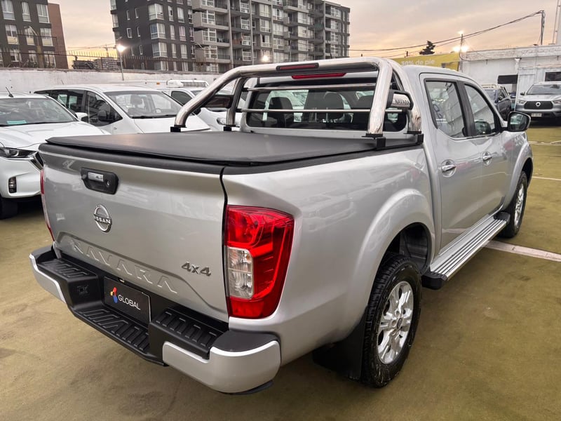 Nissan NAVARA XE 4X4 AT 2.3 DIESEL 2023 - Imagen 8 de 10