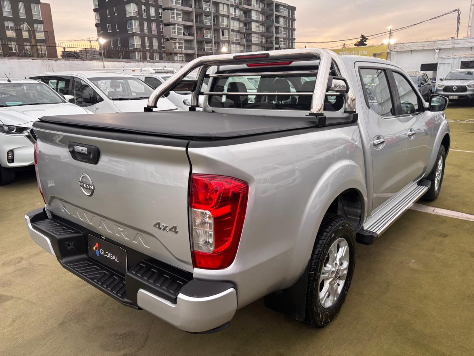 Nissan NAVARA XE 4X4 AT 2.3 DIESEL 2023 - Imagen 8 de 10