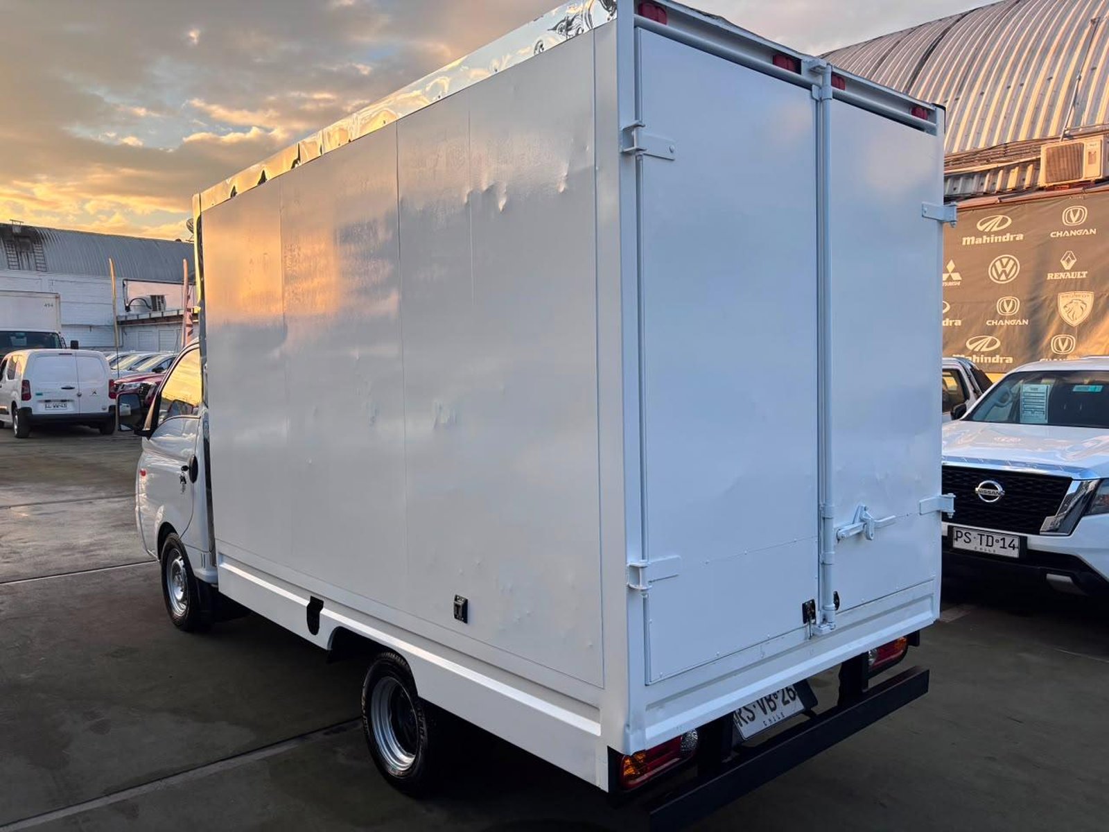 Hyundai PORTER II HI SUPER DOHC 2.5 2022 - Imagen 6 de 10