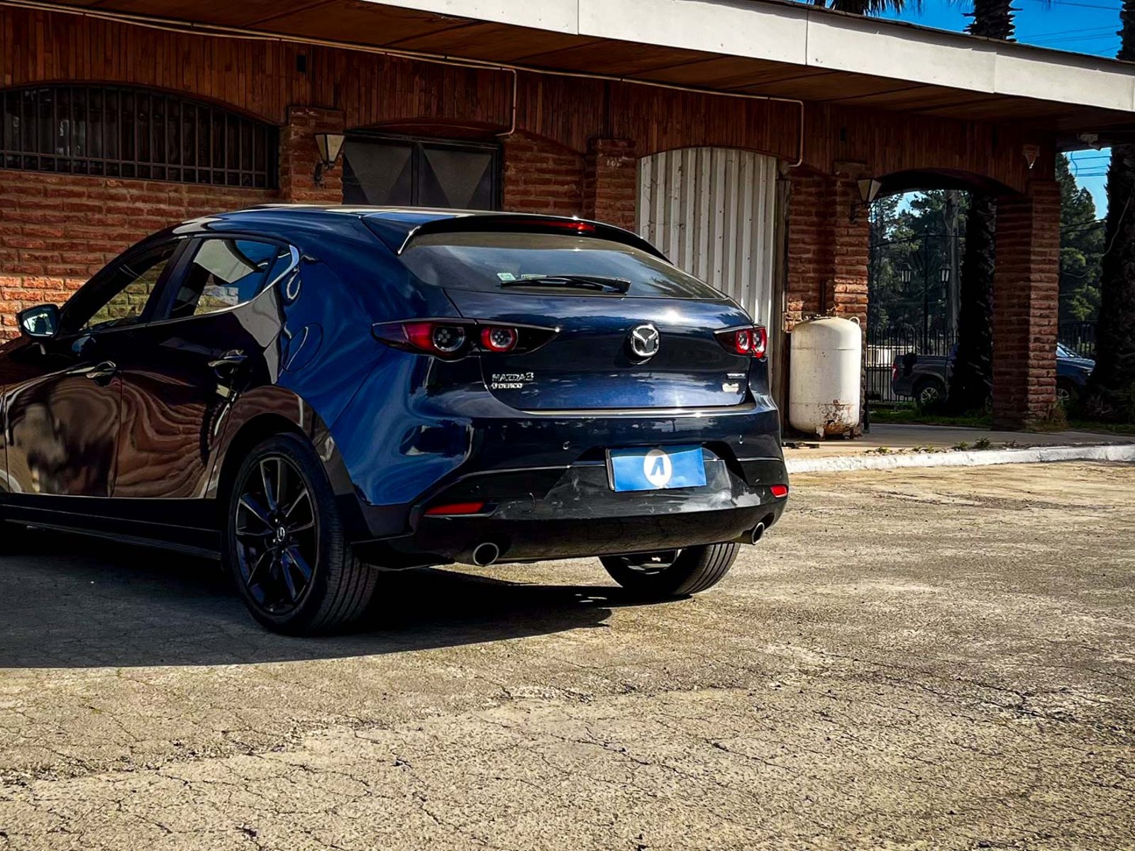 Mazda 3 V Sport HB 2.0 2021 - Foto 2 de 20