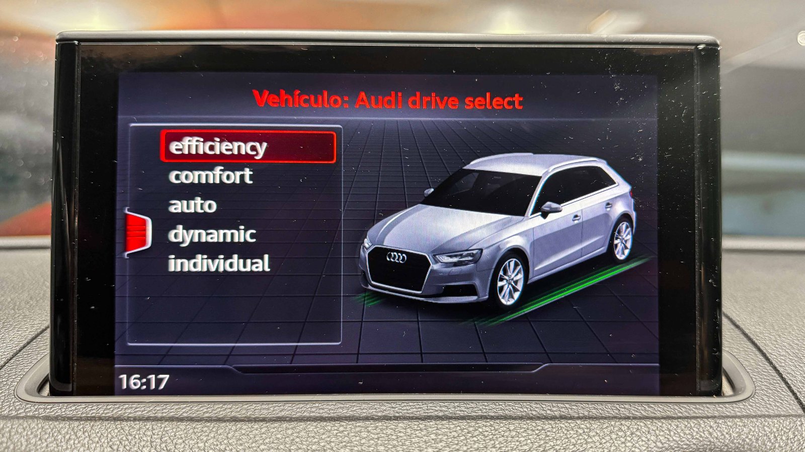 Audi A3 Sportback S-Line 1.4 2018 - Imagen 17 de 20