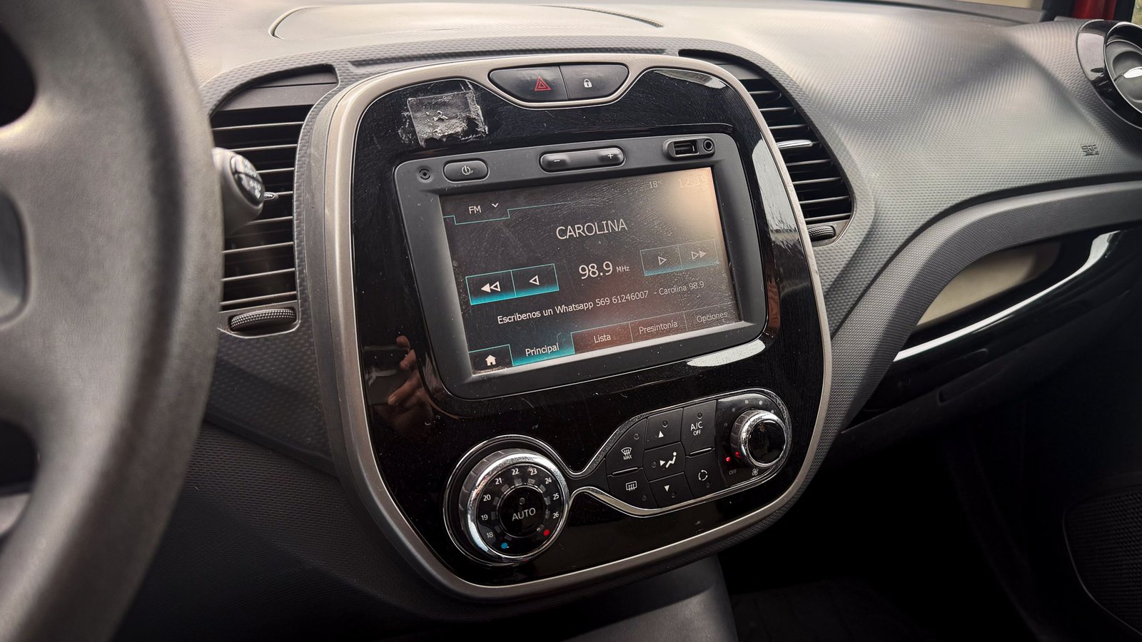 Renault Captur Expression 1.5 2016 - Imagen 16 de 20