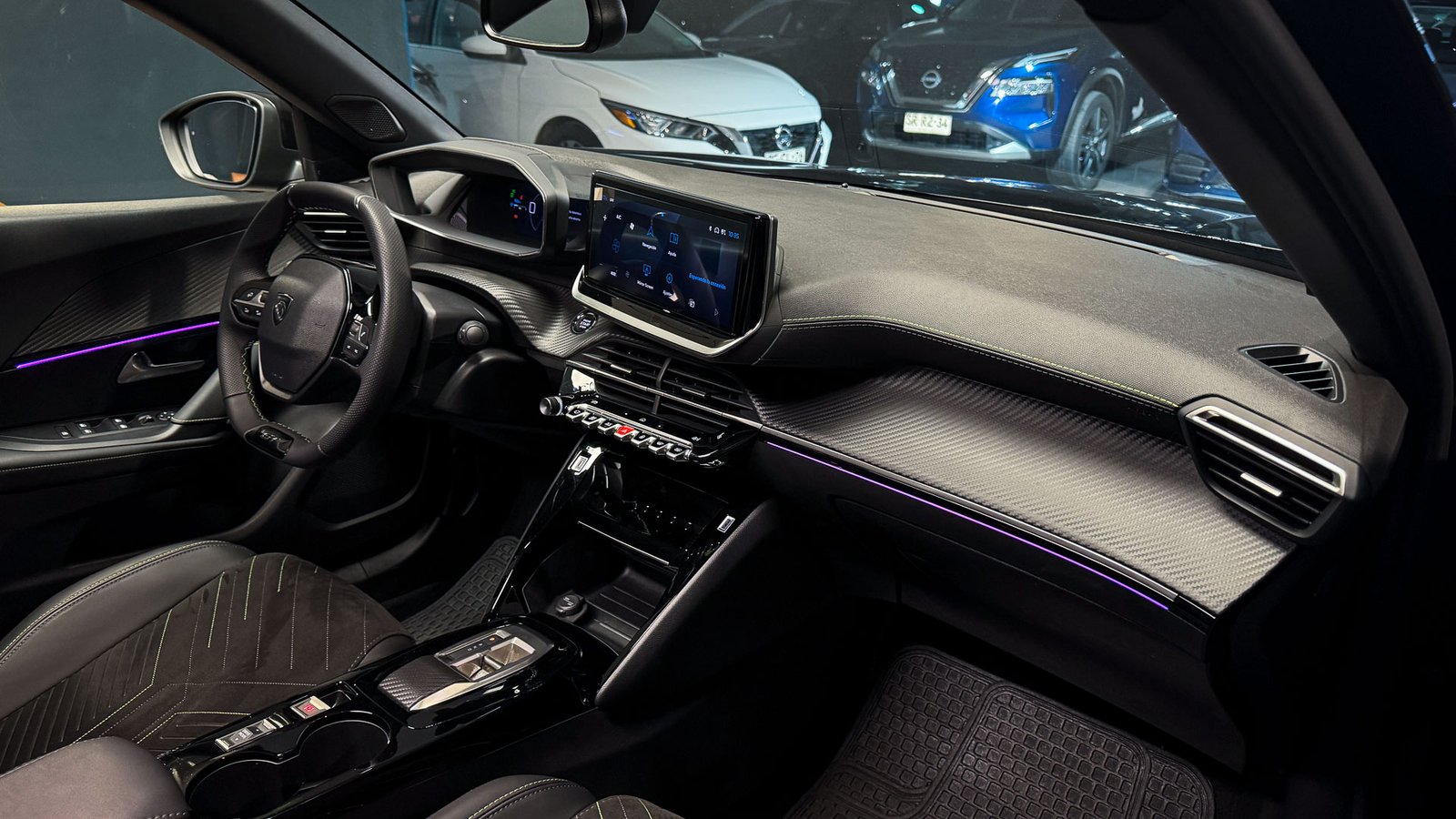 Peugeot 2008 GT Hybrid AT 1.2 2026 - Imagen 13 de 20